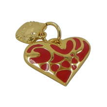 Corazón de oro de moda con encantos de gato gatito